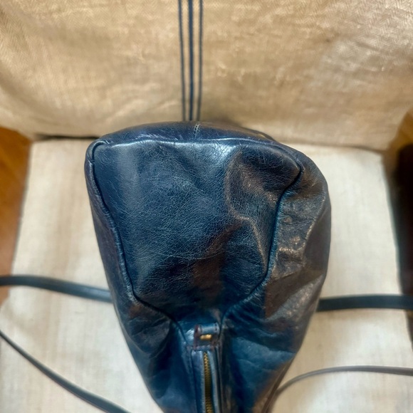 HOBO Delaney Shoulder Bag - Picture 10 of 16